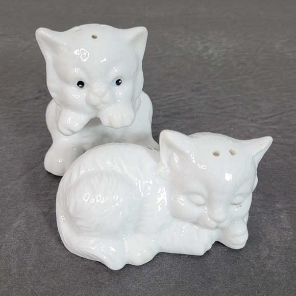 Vintage White Persian Kitty Cat Ceramic Salt & Pepper Shakers Set ✨️ Excellent ✨ - Picture 2 of 9